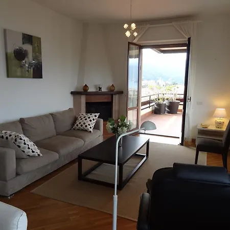 Vista Lago 斯特雷萨